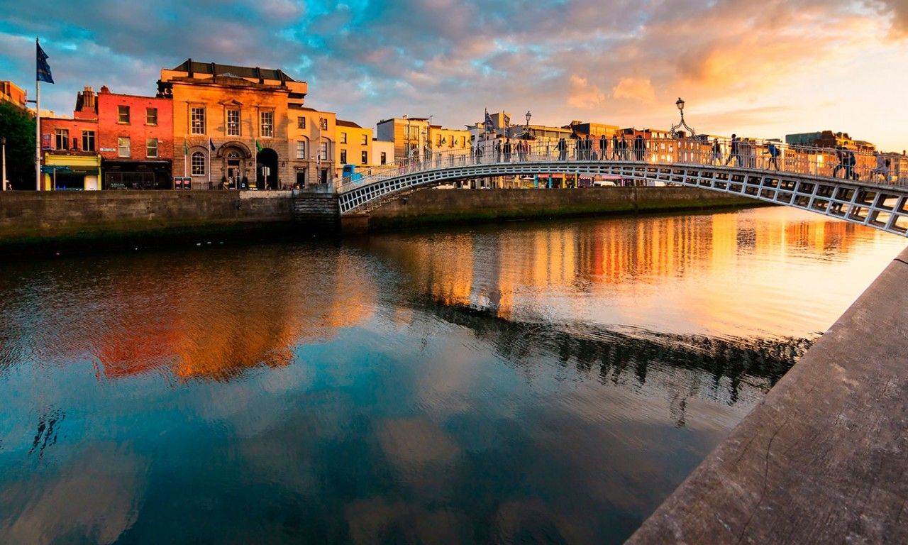 dublin-top-ten-hapenny-bridge-bg dublin-top-ten-hapenny-bridge-bg
